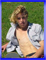 Gary is an Australian knock-out in these free pics!